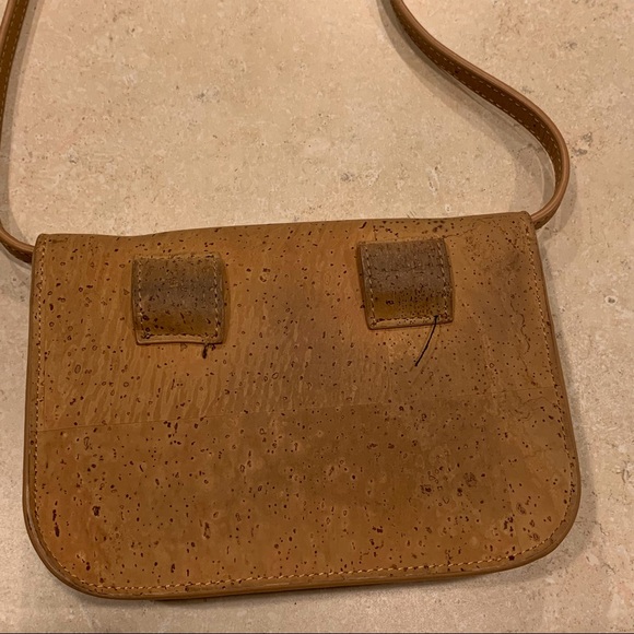 Queork Women’s Water Resistant Crossbody and Belt Bag *Exclusive Item - Picture 3 of 5